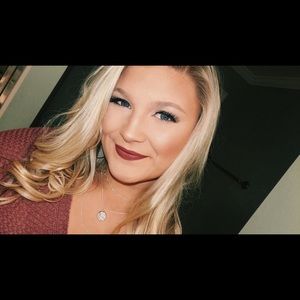 Meet your Posher, Jade